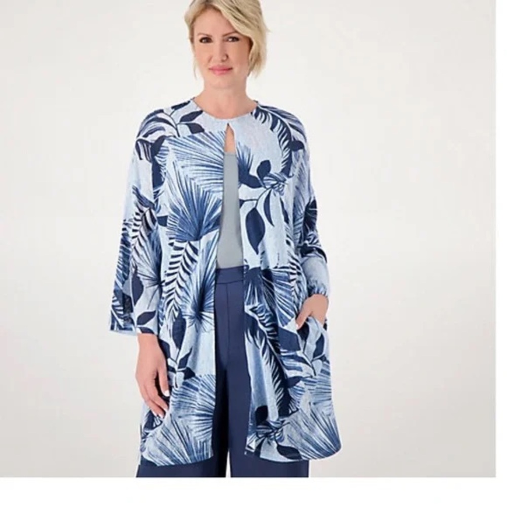 GIRL WITH CURVES Palm Cardigan A573494